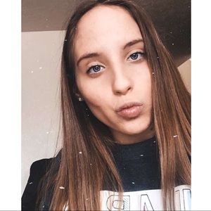 Meet your Posher, Kenzie